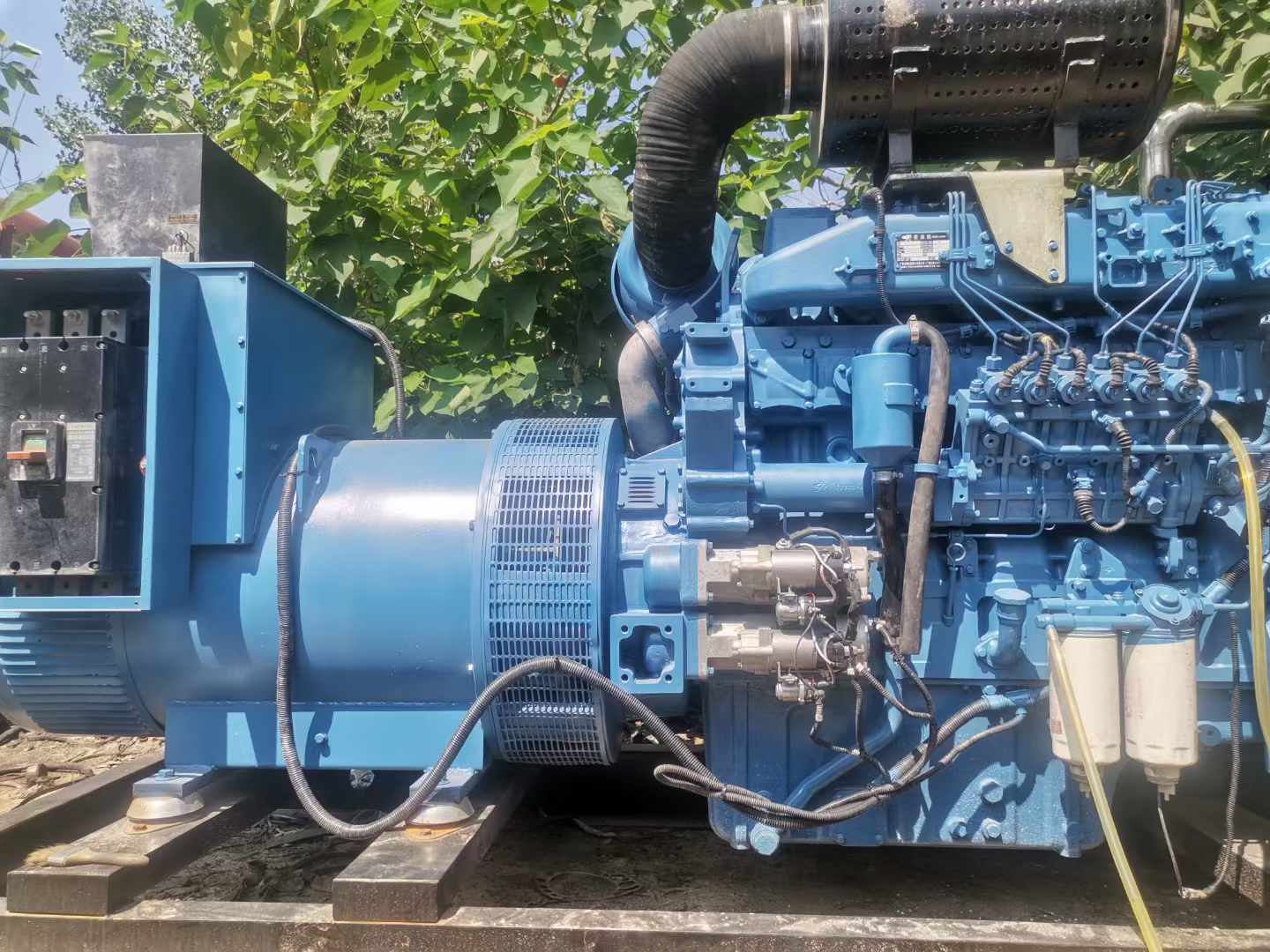 当雄详细说明降低 800kW 柴油发电机输出电流波动的方法