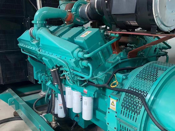 当雄更换100kW柴油发电机组机油时，需要注意哪些事项？